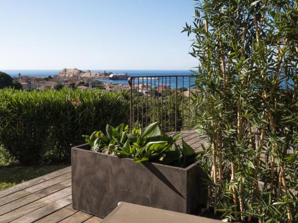 Hotel Funtana Marina : photo 9 de la chambre chambre double ou lits jumeaux avec vue sur mer et terrasse