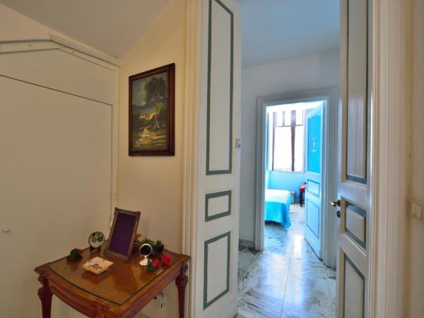 A Casa Di Laura : photo 6 de la chambre chambre double standard avec salle de bains commune