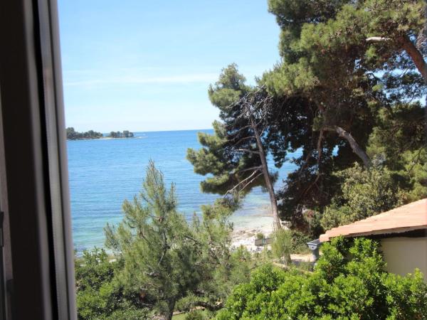 Bed & Breakfast Blu Locanda : photo 1 de la chambre chambre double - vue latérale sur mer
