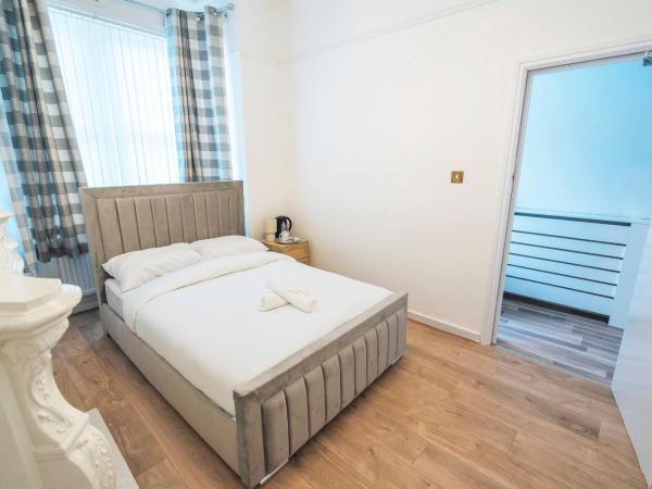 Majestic Inn : photo 9 de la chambre chambre double avec salle de bains commune