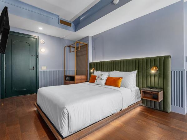 Hôtel Maurice : photo 3 de la chambre chambre lit queen-size avec balcon