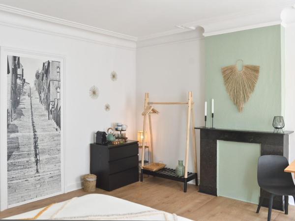 La chambre de Sam - Chambre lit 180 avec SDB privée proche centre ville : photo 4 de la chambre chambre double avec salle de bains privative