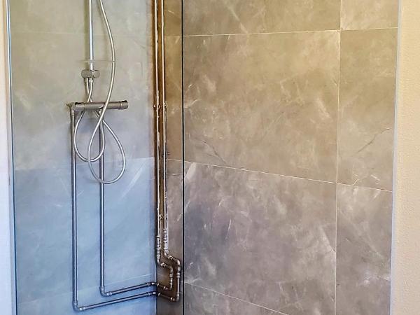 Víðines Guesthouse : photo 2 de la chambre chambre double avec salle de bains commune