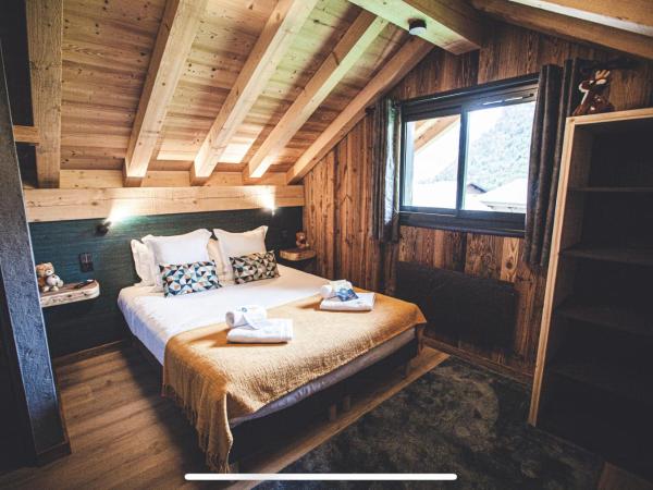 Les Mazots des Fées : photo 2 de la chambre chambre double - vue sur montagne