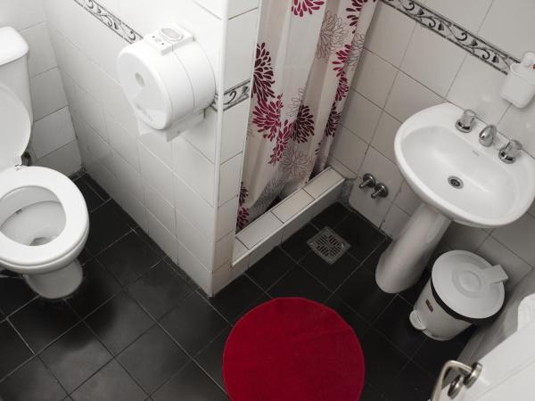 Hostel Estoril : photo 4 de la chambre chambre double supérieure