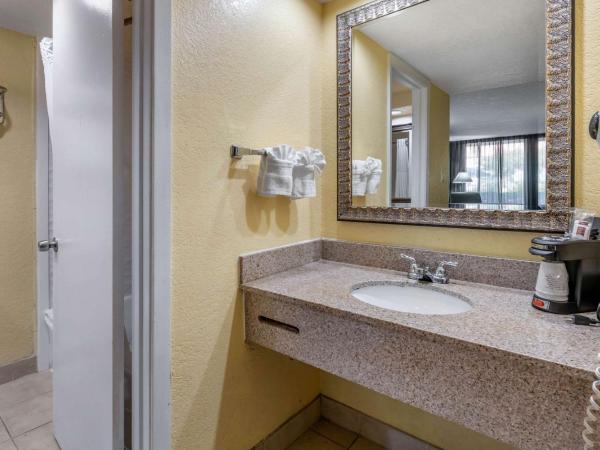 Clarion Inn Orlando International Drive - ICON Park : photo 4 de la chambre chambre avec 2 lits queen-size - non-fumeurs - rez-de-chaussée