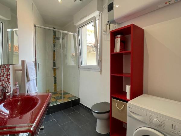 Central Biarritz Appartements : photo 8 de la chambre studio