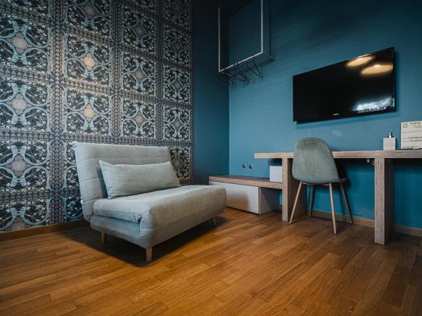 TORTE & LINI : photo 3 de la chambre chambre double ou lits jumeaux avec salle de bains privative externe