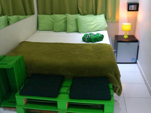 Maraca Hostel : photo 6 de la chambre chambre double avec salle de bains privative