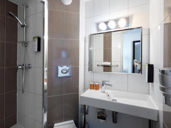 Kyriad Belfort Centre Gare : photo 7 de la chambre chambre double