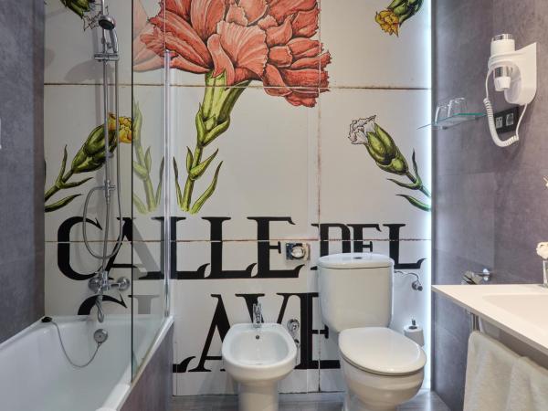 Hotel Puerta de Toledo : photo 7 de la chambre chambre double ou lits jumeaux