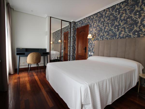 Hostería de Adarzo : photo 1 de la chambre chambre double avec salle de bains privative