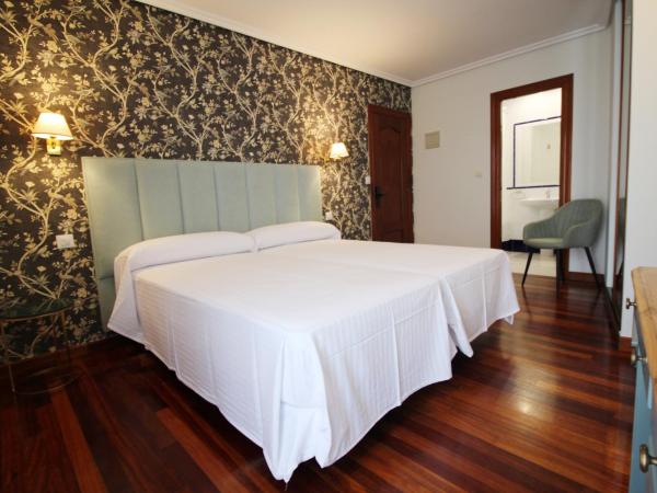 Hostería de Adarzo : photo 3 de la chambre chambre lits jumeaux avec salle de bains privative