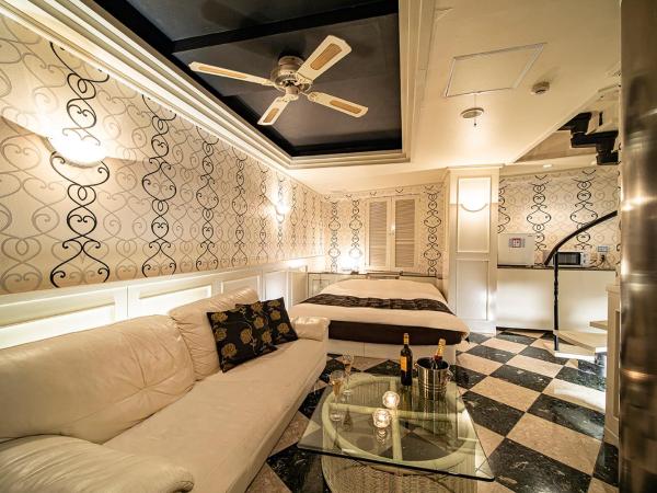 Towers Hotel - Adult Only - : photo 6 de la chambre chambre avec piscine privée