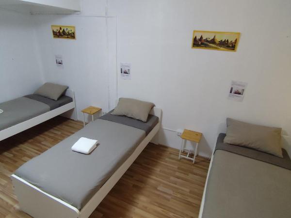 Doodle Lodge Bangkok : photo 1 de la chambre chambre triple