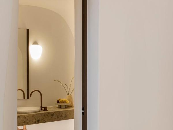 Canaves Ena - Small Luxury Hotels of the World : photo 8 de la chambre suite junior - vue sur caldeira