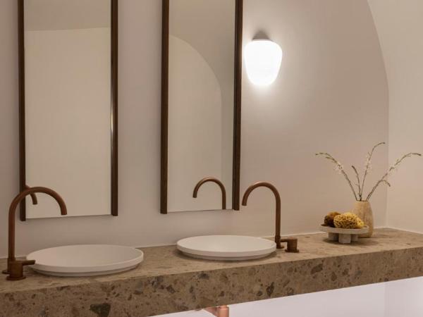 Canaves Ena - Small Luxury Hotels of the World : photo 7 de la chambre suite junior - vue sur caldeira