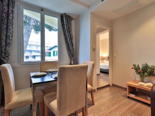 Emeraude Résidence Hotelière : photo 5 de la chambre chambre avec balcon beaulieu-sur-mer