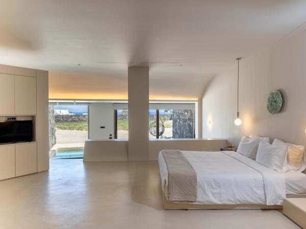 Santopaz Suites : photo 4 de la chambre lava suite with plunge pool and partial sea view