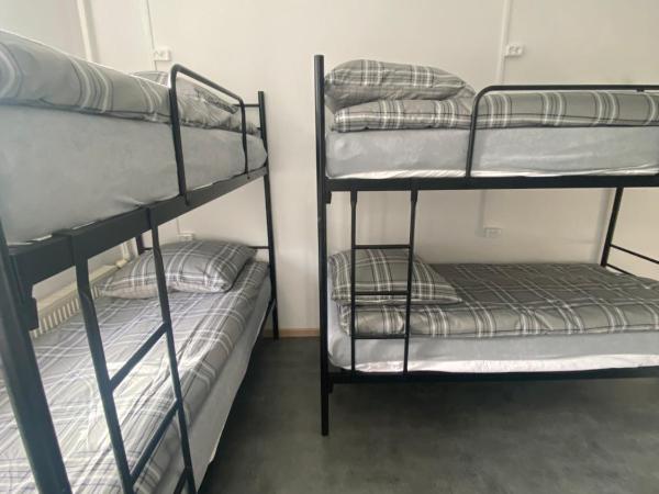 Hostel Harmonia : photo 1 de la chambre lits superposés dans dortoir masculin 