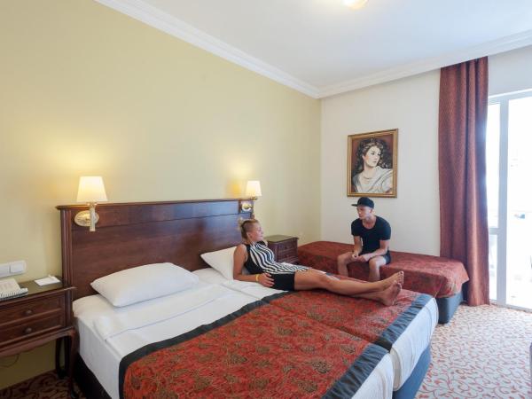 Museum Hotel Antique Roman Palace - Adults Only Ultra All Inclusive : photo 7 de la chambre chambre triple supérieure
