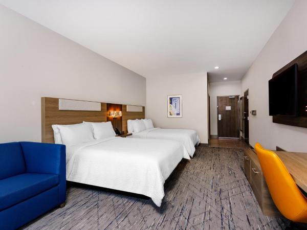 Holiday Inn Express & Suites Tampa Stadium - Airport Area, an IHG Hotel : photo 3 de la chambre suite avec 2 lits queen-size