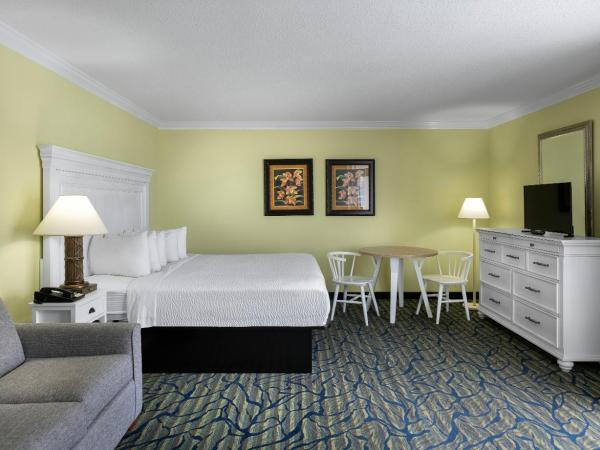 Paradise Resort : photo 1 de la chambre chambre king avec vue partielle sur l'océan