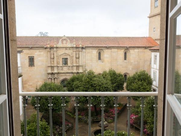 Hotel Montes : photo 7 de la chambre suite junior avec balcon