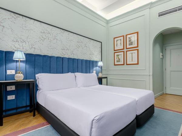 Room Mate Isabella : photo 6 de la chambre chambre double ou lits jumeaux standard