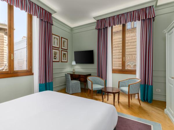 Room Mate Isabella : photo 2 de la chambre chambre deluxe double ou lits jumeaux