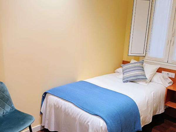 Hotel Montes : photo 5 de la chambre chambre simple