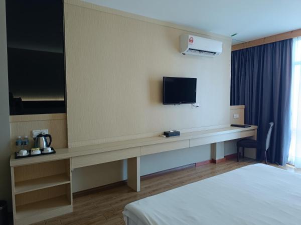 Lintas Platinum Hotel : photo 2 de la chambre chambre lit king-size deluxe
