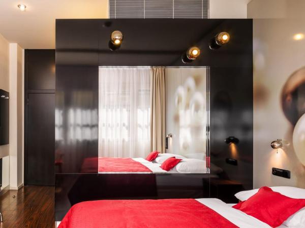 Perla Hotel : photo 8 de la chambre chambre double ou lits jumeaux