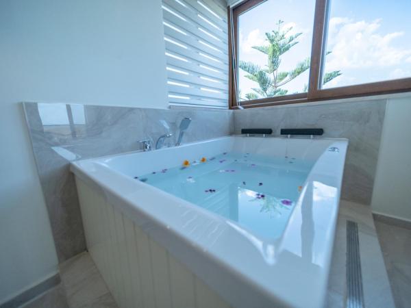 Zera Bodrum By Özükara : photo 7 de la chambre chambre double avec balcon - vue sur mer