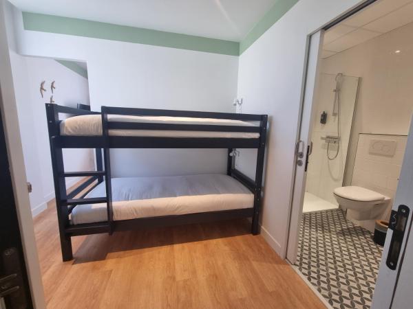 Hôtel du Midi Plage : photo 2 de la chambre chambre familiale avec terrasse 