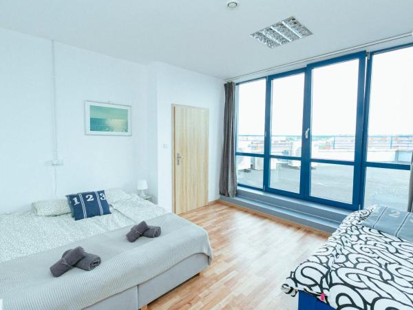 Hostel Metro Kabaty : photo 8 de la chambre chambre triple