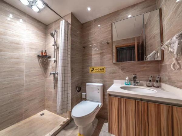 Muyu E-SPORT HOTEL慕鱼电竞酒店 : photo 3 de la chambre chambre double avec salle de bains privative