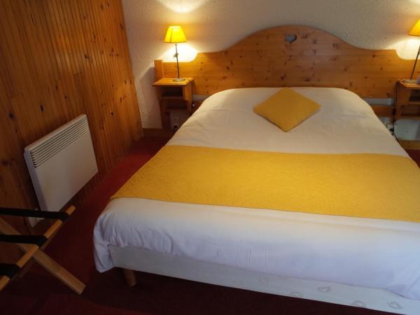 Hotel des Marquisats : photo 4 de la chambre chambre double standard - côté forêt