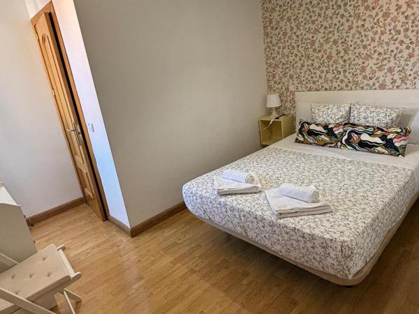 Hostal Flat55Madrid : photo 3 de la chambre chambre double avec salle de bains privative