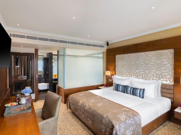 Taj Palace, New Delhi : photo 2 de la chambre luxury suite king bed pool view