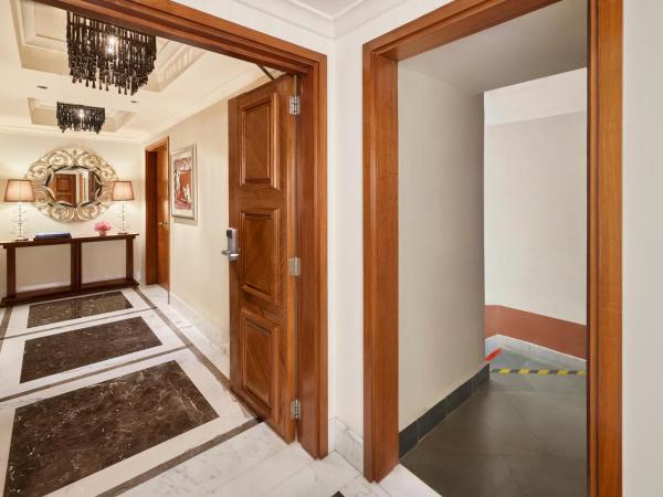 Taj Palace, New Delhi : photo 4 de la chambre presidential suite king bed pool view