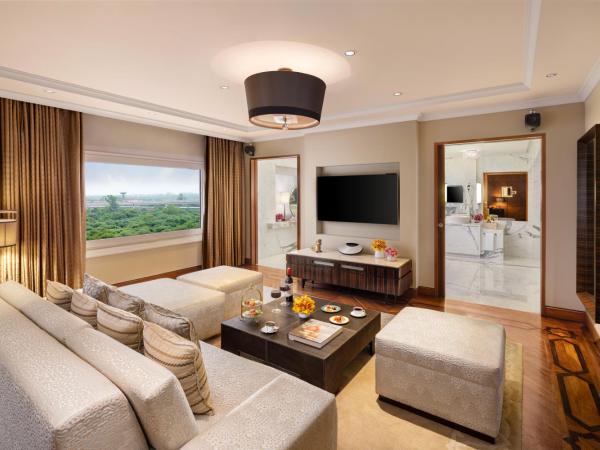 Taj Palace, New Delhi : photo 8 de la chambre presidential suite king bed pool view