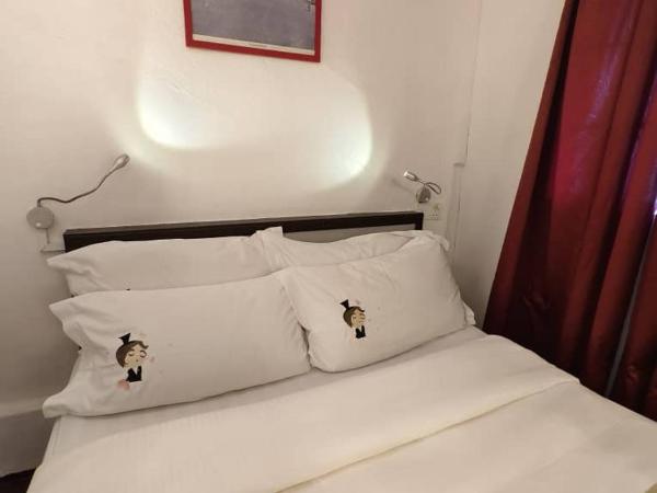 Red Inn Court : photo 3 de la chambre chambre double supérieure avec salle de bains privative