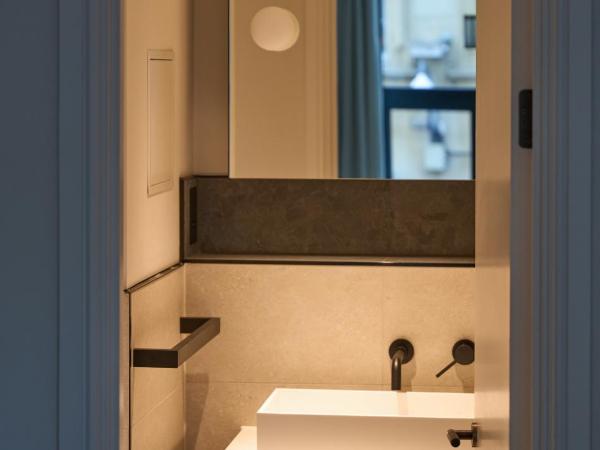 The Store : photo 3 de la chambre chambre lit king-size avec balcon