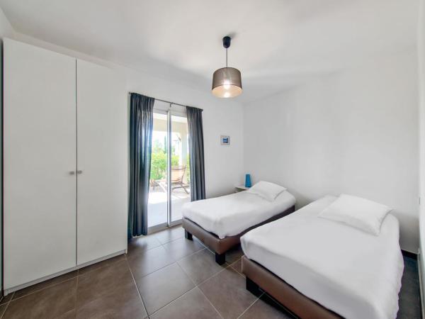 Résidence Pierre & Vacances Premium Les Villas de Porto-Vecchio : photo 5 de la chambre two-bedroom house with air conditioning and terrace (6 adults)