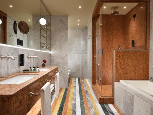 Floren Luxury Hotel : photo 3 de la chambre chambre deluxe double ou lits jumeaux