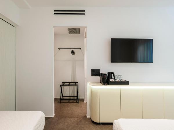 Yalos Hotel Sunset view Mykonos town private rooms : photo 6 de la chambre chambre triple Économique