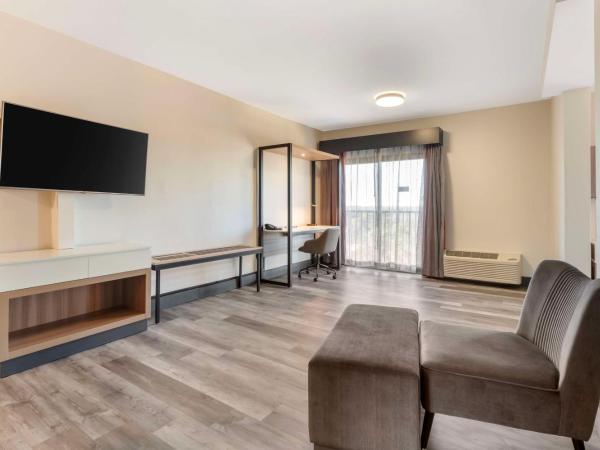 Best Western Plus Atlanta Airport East : photo 2 de la chambre chambre lit king-size deluxe - non-fumeurs 