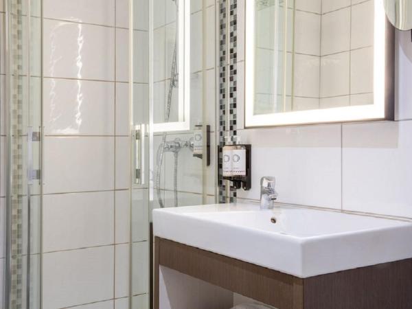 Best Western Plus Hôtel Belfort Centre Gare : photo 4 de la chambre chambre lit queen-size confort