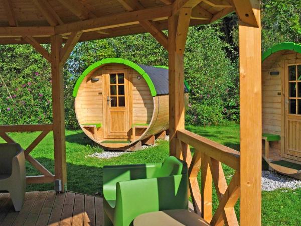 Ferienparadies Natterer See : photo 4 de la chambre lit tonneau